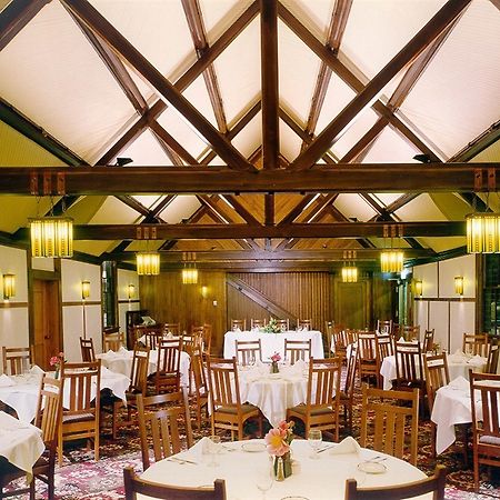 Roycroft Inn Іст-Орора Екстер'єр фото